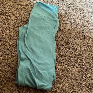 Lululemon turquoise leggings